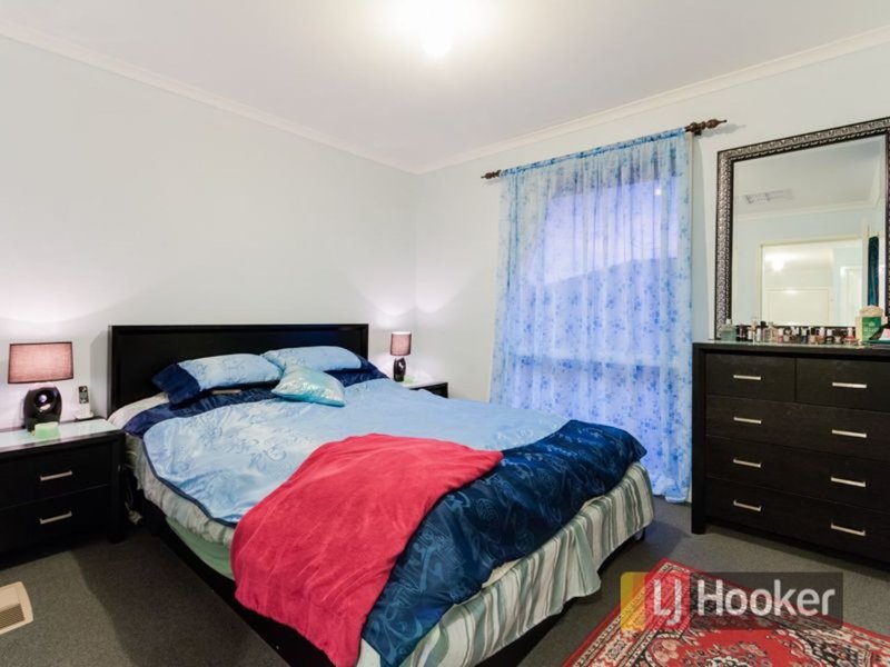 Photo - 100 Rebecca Street, Doveton VIC 3177 - Image 8