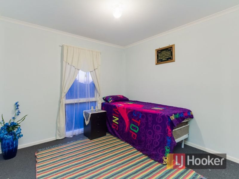 Photo - 100 Rebecca Street, Doveton VIC 3177 - Image 11