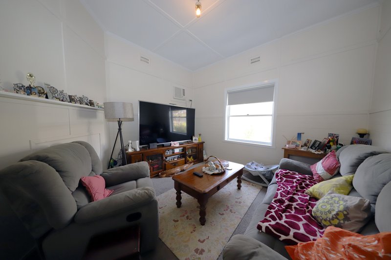 Photo - 100 Russell Street, Tumut NSW 2720 - Image 3