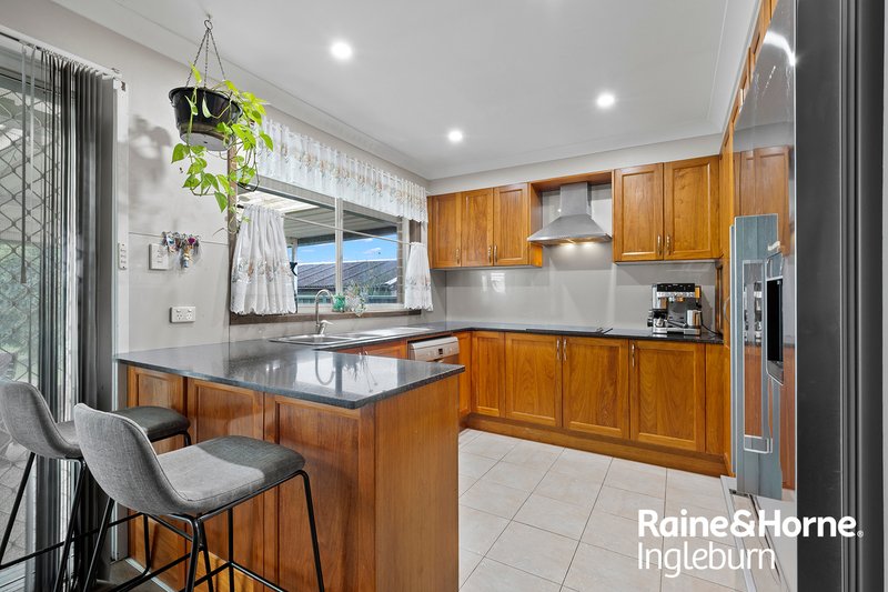 Photo - 100 Saywell Road, Macquarie Fields NSW 2564 - Image 7