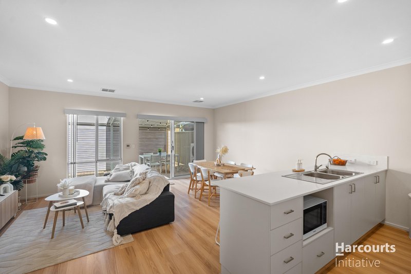 Photo - 100 Strinesdale Boulevard, Aveley WA 6069 - Image 5