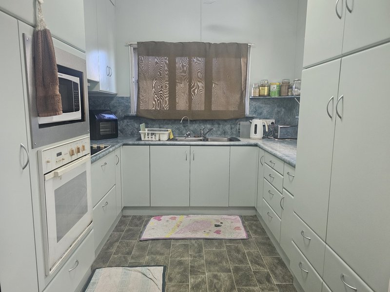 Photo - 100 Third Avenue, Home Hill QLD 4806 - Image 4
