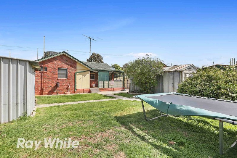 Photo - 100 Vermont Avenue, Corio VIC 3214 - Image 6