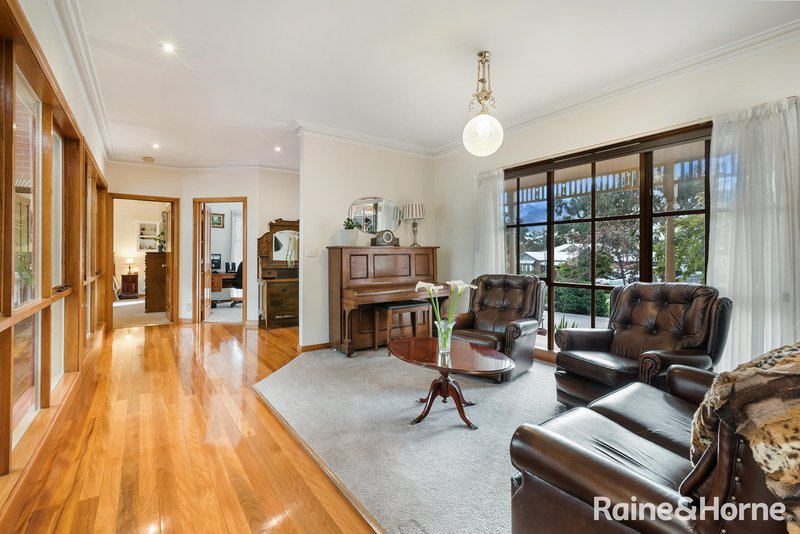 Photo - 100 Yellow Gum Boulevard, Sunbury VIC 3429 - Image 3