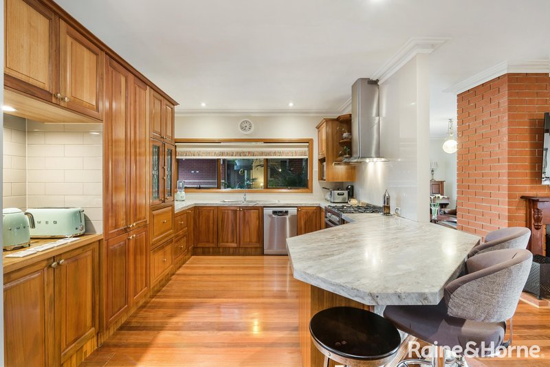 Photo - 100 Yellow Gum Boulevard, Sunbury VIC 3429 - Image 7