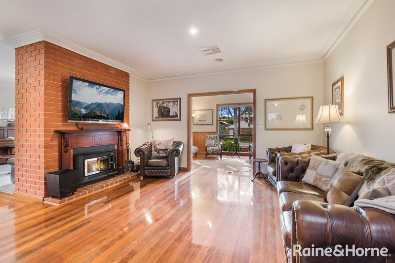 Photo - 100 Yellow Gum Boulevard, Sunbury VIC 3429 - Image 8