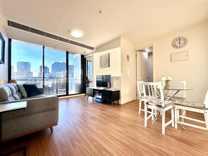 Photo - 1000/63 Whiteman Street, Southbank VIC 3006 - Image 2