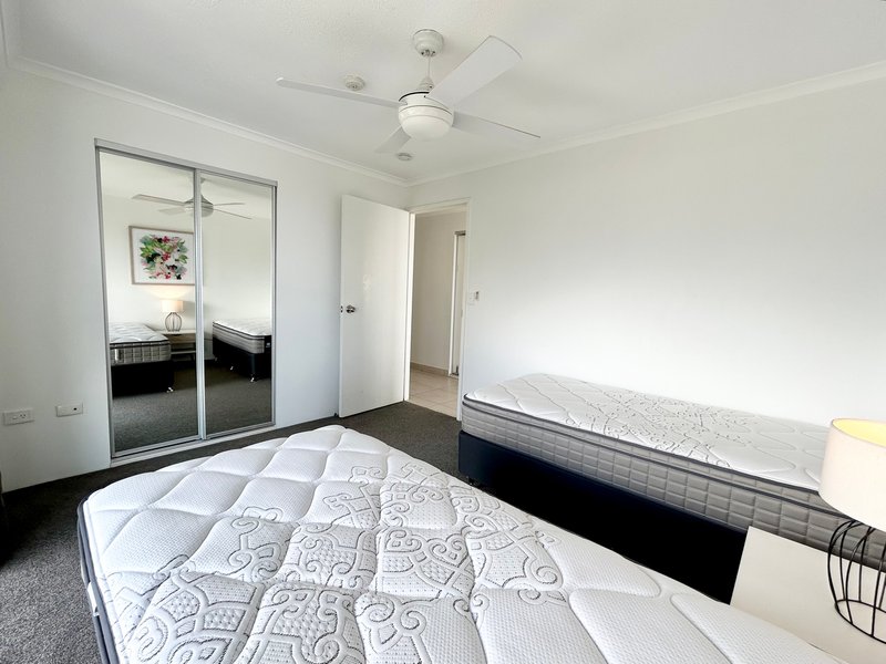 Photo - 1001/10 Vista Street, Surfers Paradise QLD 4217 - Image 8