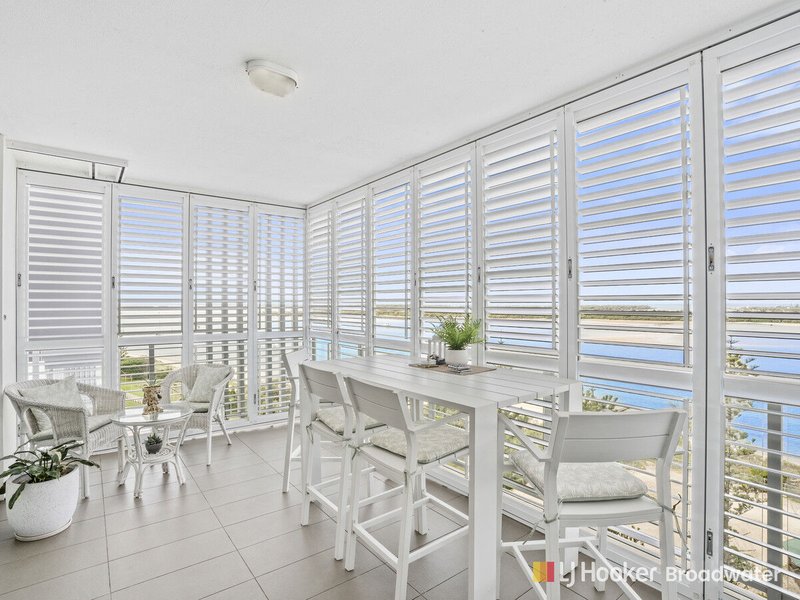 Photo - 1001/378 Marine Parade, Labrador QLD 4215 - Image 16