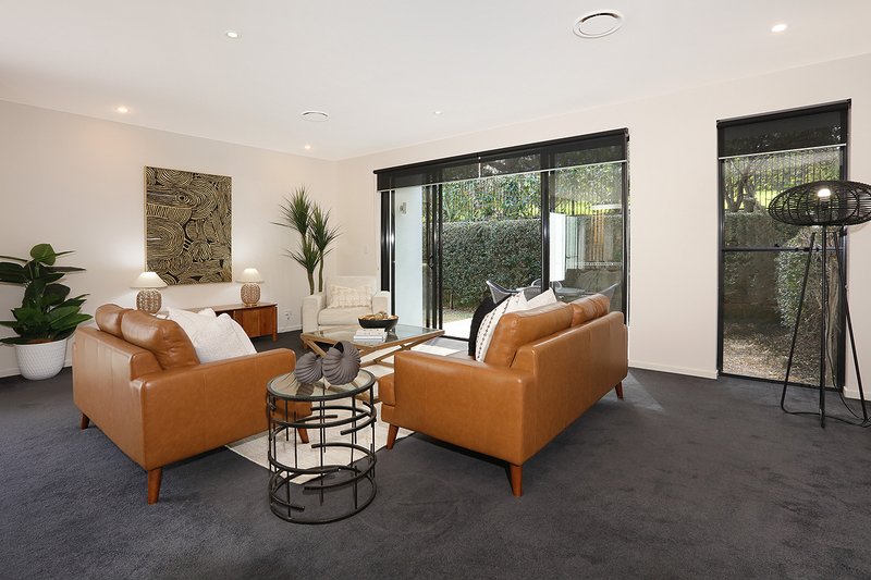 Photo - 10019 The Boulevarde , Benowa QLD 4217 - Image 1