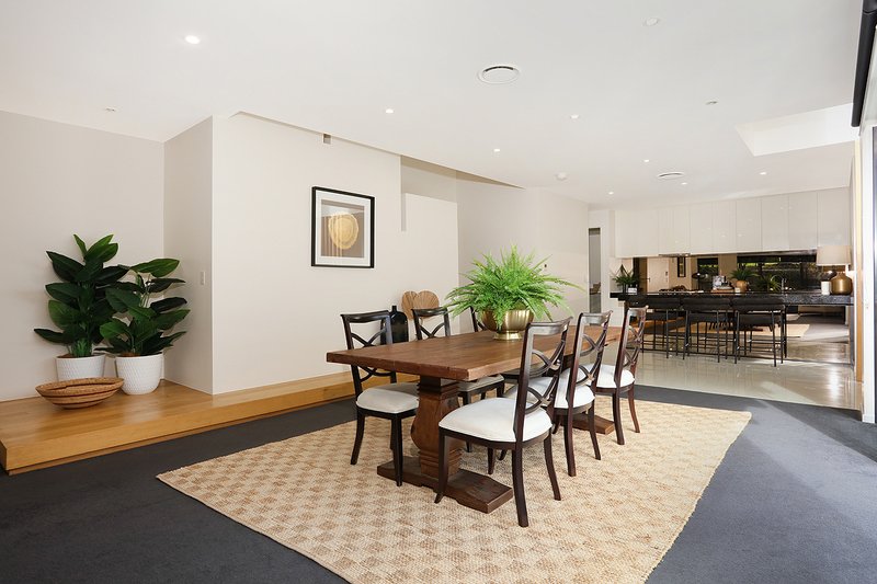 Photo - 10019 The Boulevarde , Benowa QLD 4217 - Image 7
