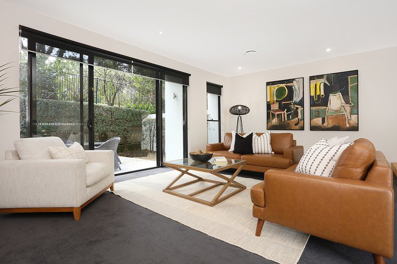 Photo - 10019 The Boulevarde , Benowa QLD 4217 - Image 8