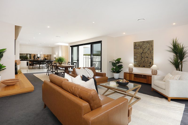 Photo - 10019 The Boulevarde , Benowa QLD 4217 - Image 10