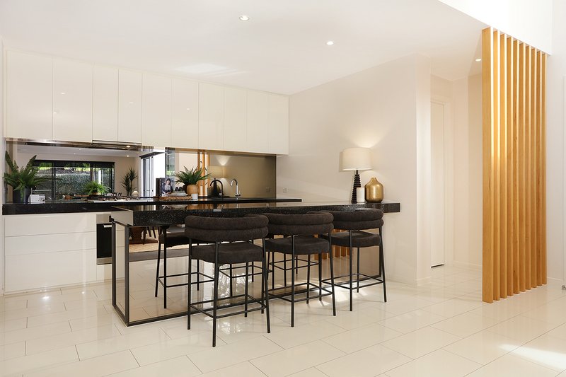 Photo - 10019 The Boulevarde , Benowa QLD 4217 - Image 13