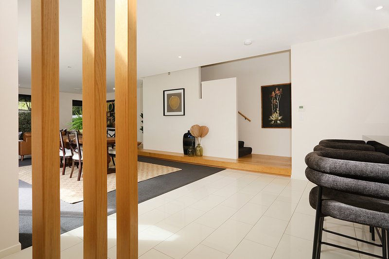 Photo - 10019 The Boulevarde , Benowa QLD 4217 - Image 14