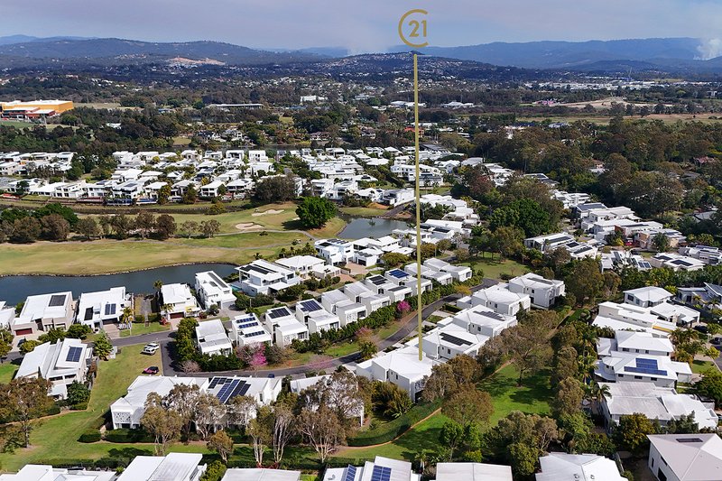 Photo - 10019 The Boulevarde Lane, Benowa QLD 4217 - Image 3