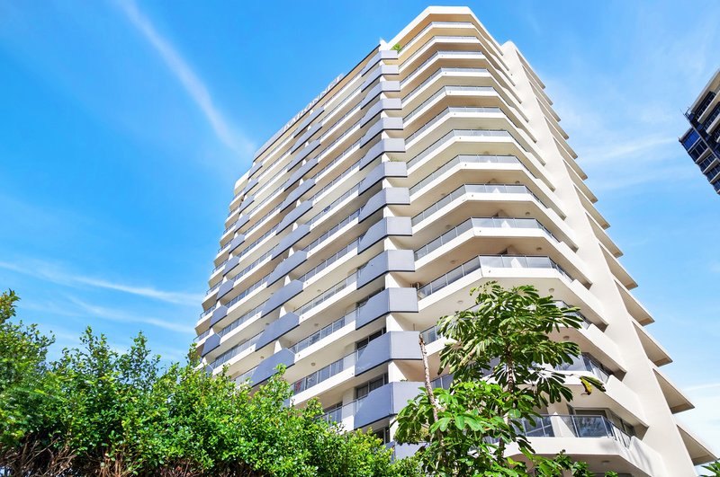 Photo - 1002/12 Enderley Avenue, Surfers Paradise QLD 4217 - Image 12