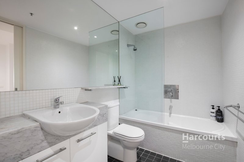 Photo - 1002/225 Elizabeth Street, Melbourne VIC 3000 - Image 4