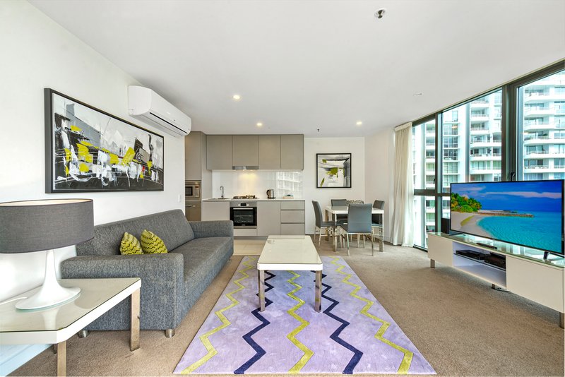 Photo - 1002/3440 Surfers Paradise Boulevard, Surfers Paradise QLD 4217 - Image 4