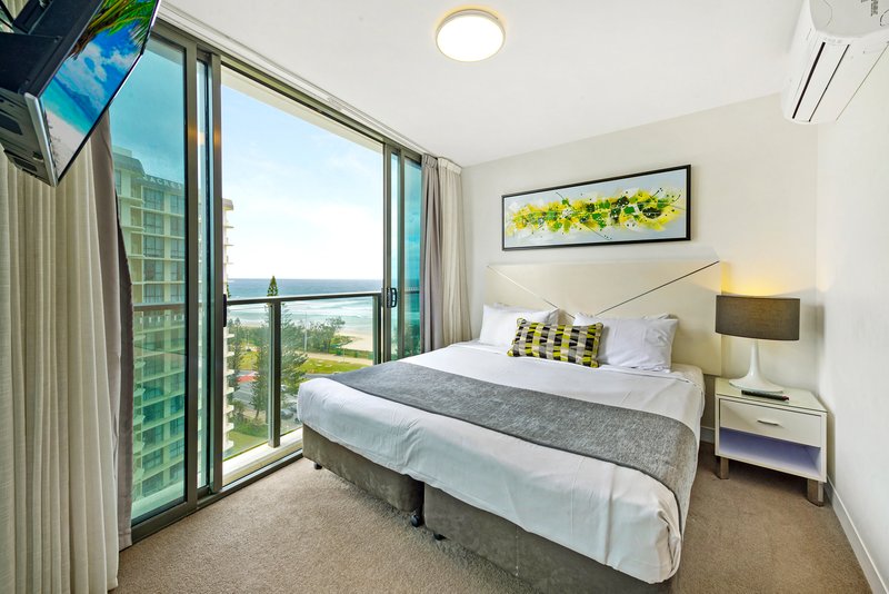 Photo - 1002/3440 Surfers Paradise Boulevard, Surfers Paradise QLD 4217 - Image 8