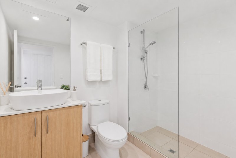 Photo - 1003/41 Labrador Street, Labrador QLD 4215 - Image 15
