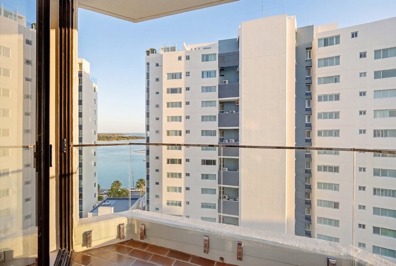 Photo - 1003/41 Labrador Street, Labrador QLD 4215 - Image 23