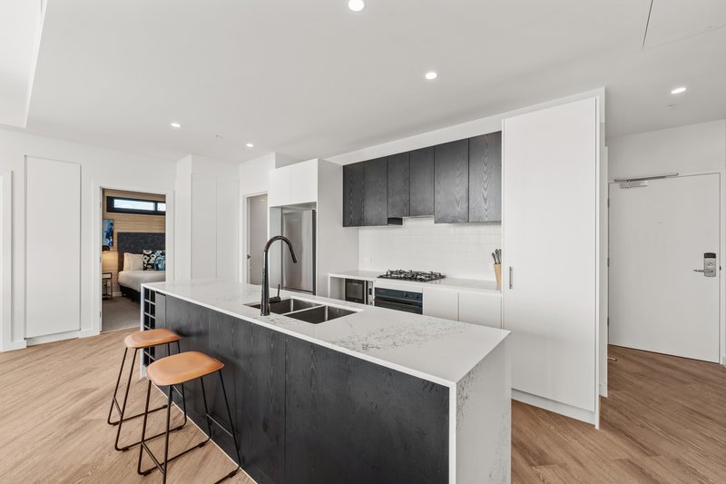 Photo - 1003/59 Meron Street, Southport QLD 4215 - Image 4