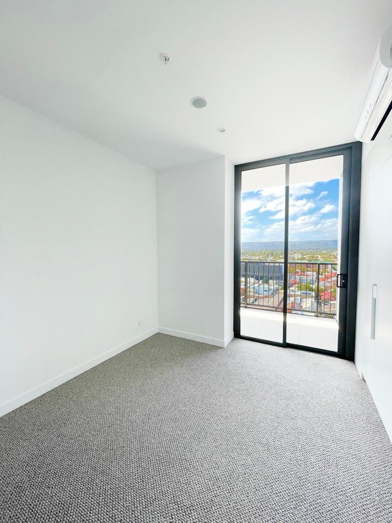 Photo - 1004/17 Penny Place, Adelaide SA 5000 - Image 6