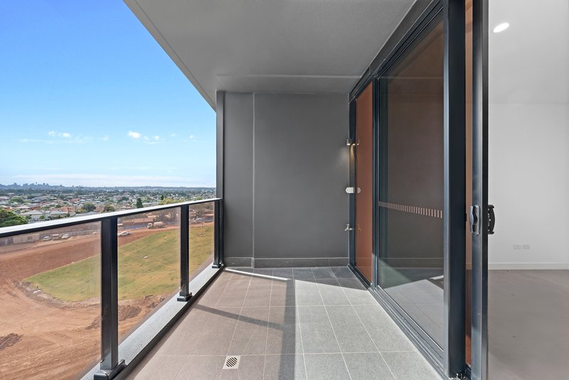 Photo - 1005/12 Jack Brabham Drive, Hurstville NSW 2220 - Image 8