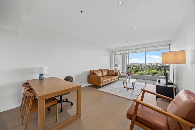 Photo - 1005/132 Alice Street, Brisbane City QLD 4000 - Image 3