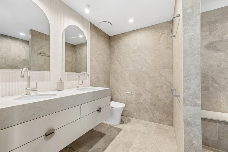 Photo - 1005/18 Spitfire Banks Drive, Pelican Waters QLD 4551 - Image 8
