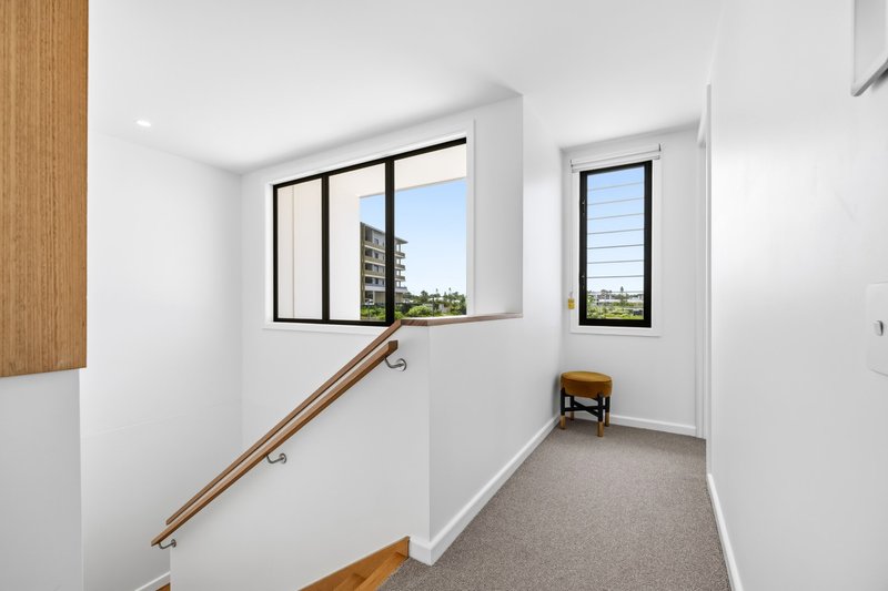 Photo - 1005/18 Spitfire Banks Drive, Pelican Waters QLD 4551 - Image 9