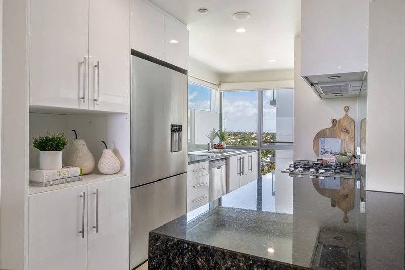 Photo - 1005/185 Redcliffe Parade, Redcliffe QLD 4020 - Image 3