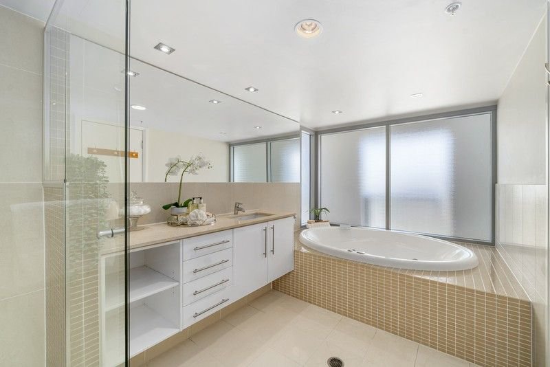 Photo - 1005/185 Redcliffe Parade, Redcliffe QLD 4020 - Image 5