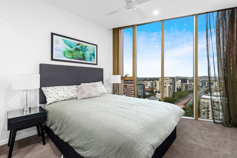 Photo - 1005/25 Shafston Avenue, Kangaroo Point QLD 4169 - Image 3