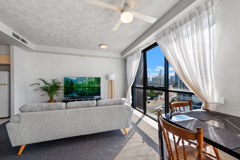 Photo - 1005/2865 Gold Coast Highway, Surfers Paradise QLD 4217 - Image 8