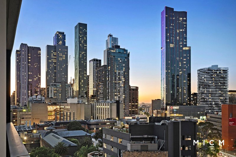 Photo - 1005/33 Mackenzie Street, Melbourne VIC 3000 - Image 1