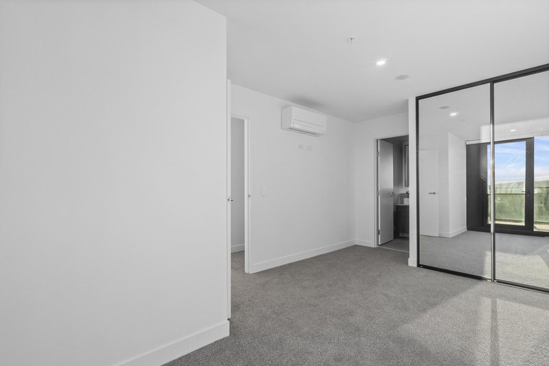 Photo - 1007/2 Furzer Street, Phillip ACT 2606 - Image 7