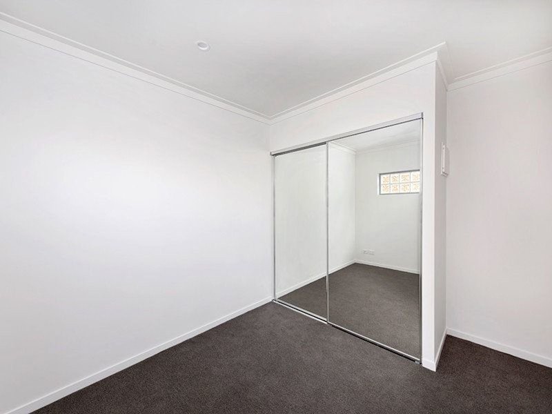 Photo - 1008/8 Lochaber Street, Dutton Park QLD 4102 - Image 6