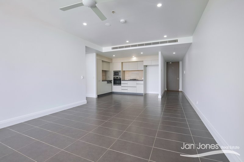 Photo - 1008/99 Marine Parade, Redcliffe QLD 4020 - Image 7