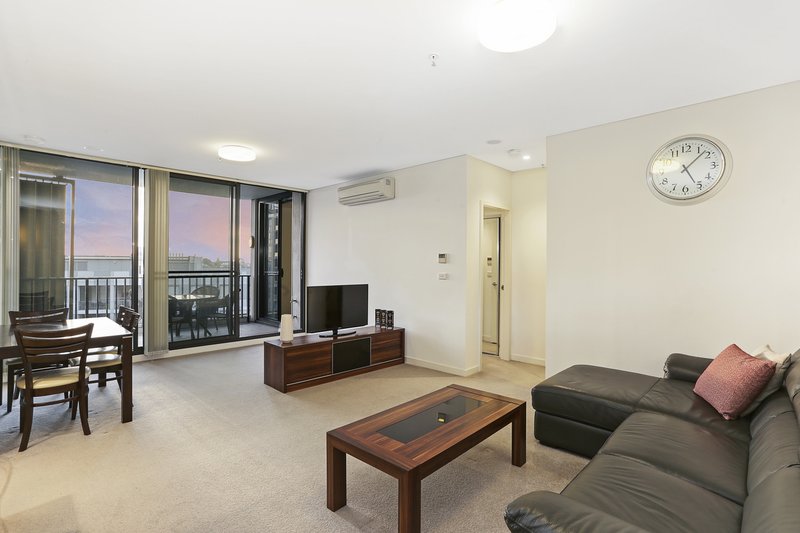 Photo - 1009/5 Brodie Spark Dr , Wolli Creek NSW 2205 - Image 2