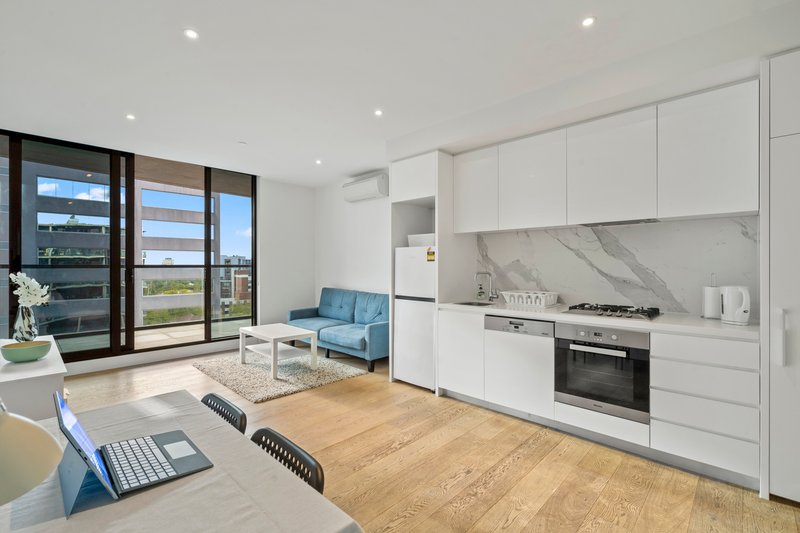 1009/77 Queens Road, Melbourne VIC 3004