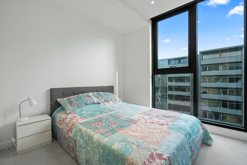 Photo - 1009/77 Queens Road, Melbourne VIC 3004 - Image 5