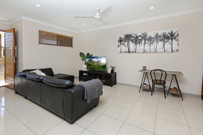 Photo - 10/1-11 Paradise Palms Drive, Kewarra Beach QLD 4879 - Image 4