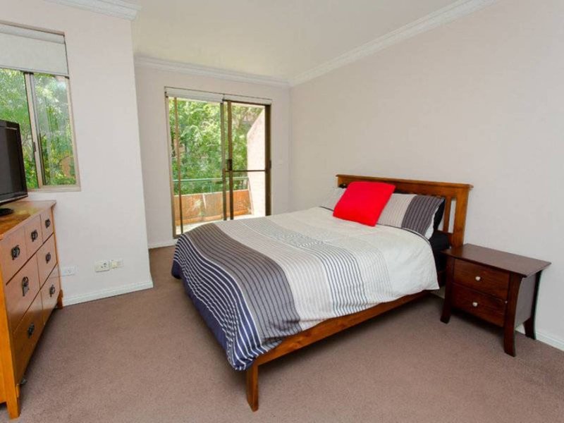 Photo - 10/1-5 Ivy Street, Wollstonecraft NSW 2065 - Image 3