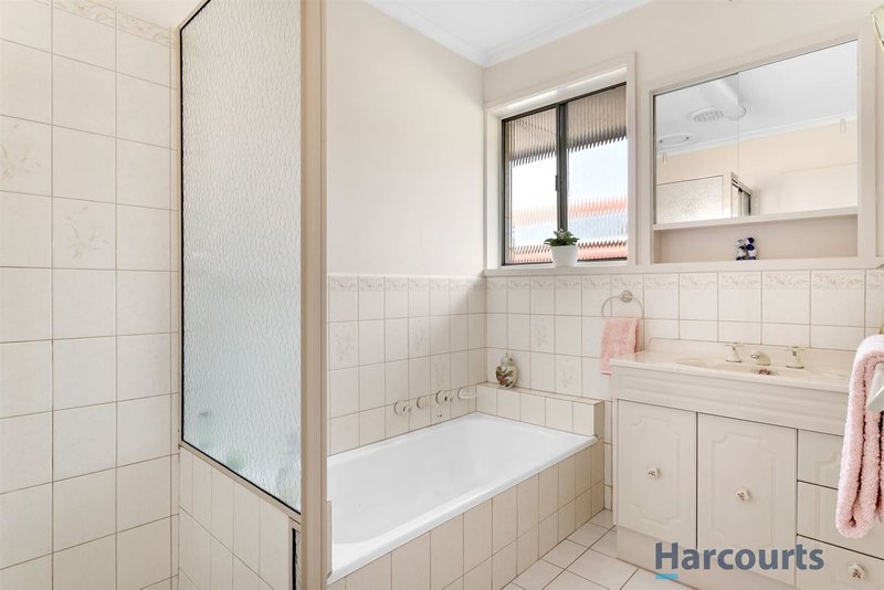 Photo - 101 Albany Drive, Mulgrave VIC 3170 - Image 8