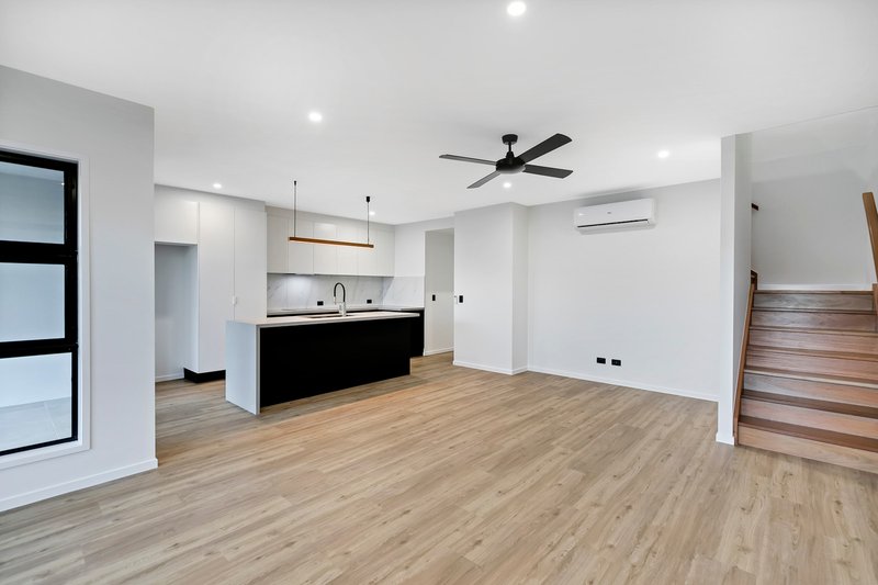 Photo - 101 Bedarra Circuit, Maroochydore QLD 4558 - Image 2