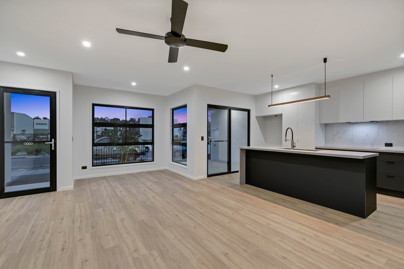 Photo - 101 Bedarra Circuit, Maroochydore QLD 4558 - Image 6