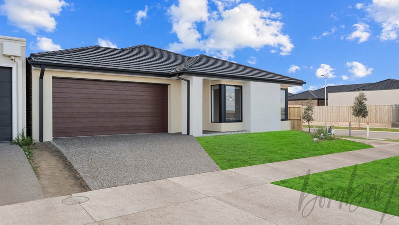 Photo - 101 Blue Lake Drive, Wallan VIC 3756 - Image 2