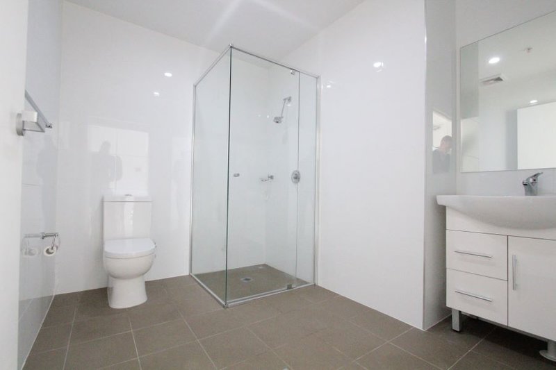 Photo - 10/1 Browne Parade, Warwick Farm NSW 2170 - Image 5